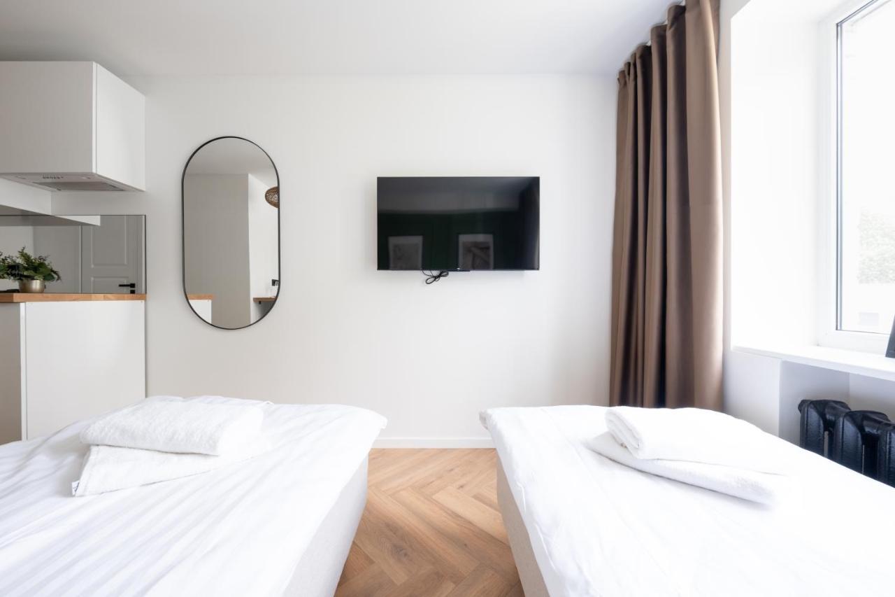 Oasis Airport Studios By Revalhome Extérieur photo